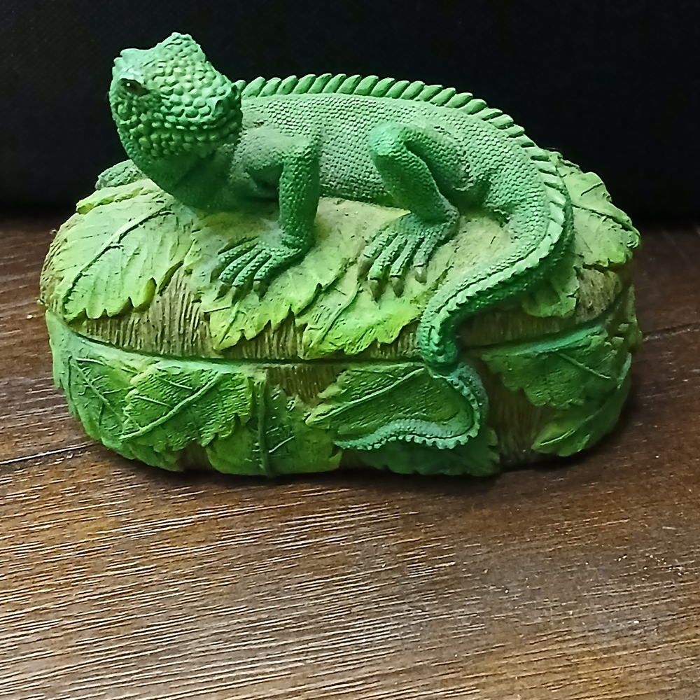 Green Iguana Jewelry box By Crossroads - Lizard Reptile Tricket Jewel Stash Loot